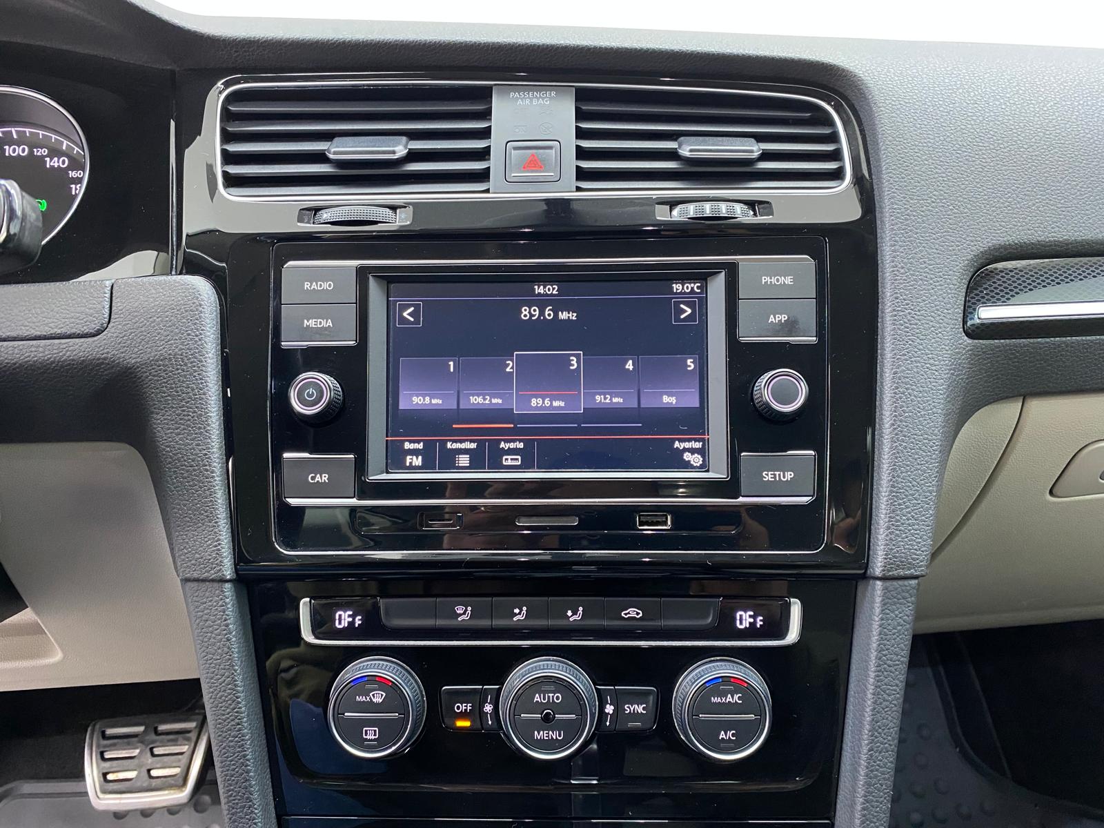 VOLKSWAGEN GOLF 12